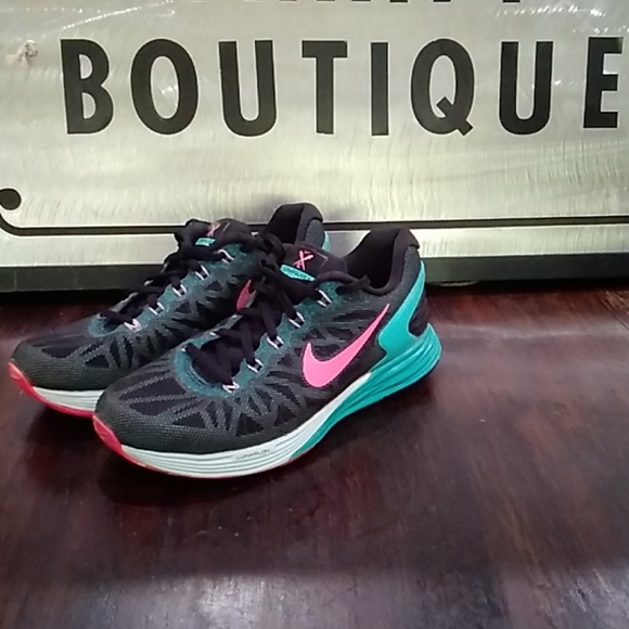 Nike Shoes - Lunarglide 6 Lunarlon Women's Running Size 6.5